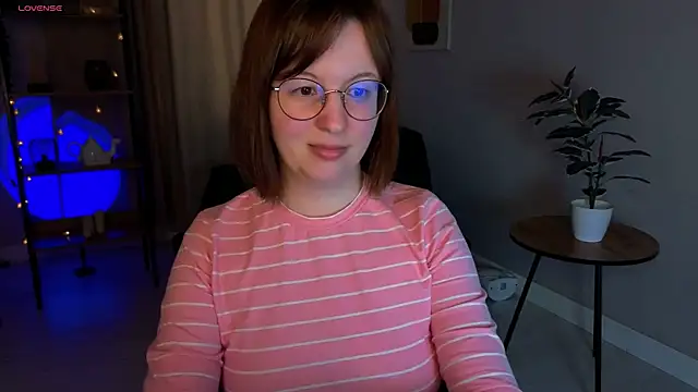 Snapshot of arizzzona_baby chatting on April 10, 2:11 pm arizzzona baby online show from April 10, 2:11 pm