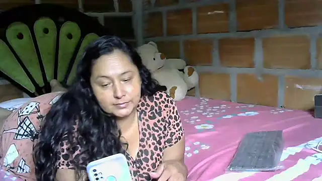 Snapshot of tistmature-69 chatting on June 2, 1:24 pm tistmature-69 online show from June 2, 1:24 pm