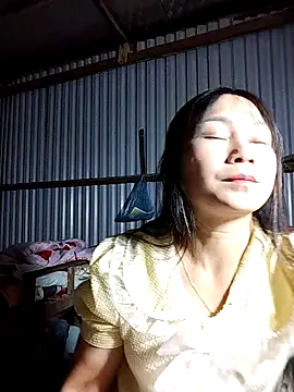 Snapshot of Cute-flowers chatting on April 3, 1:31 pm Cute-flowers online show from April 3, 1:31 pm