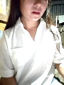 Snapshot of Cute-flowers chatting on April 9, 1:27 pm Cute-flowers online show from April 9, 1:27 pm
