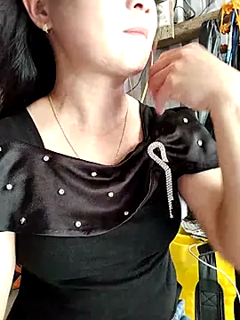 Snapshot of Cute-flowers chatting on April 10, 5:23 am Cute-flowers online show from April 10, 5:23 am