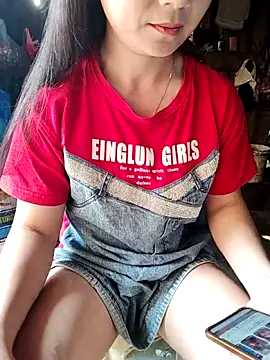 Snapshot of Cute-flowers chatting on April 17, 12:02 am Cute-flowers online show from April 17, 12:02 am