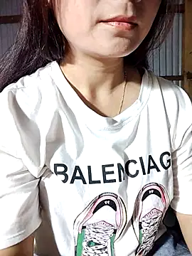 Snapshot of Cute-flowers chatting on April 17, 1:58 pm Cute-flowers online show from April 17, 1:58 pm