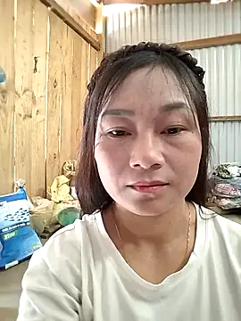 Snapshot of Cute-flowers chatting on April 18, 2:04 am Cute-flowers online show from April 18, 2:04 am