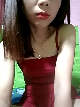 AmyLinee01 online show from April 18, 7:07 pm