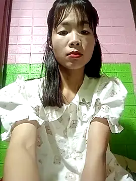 AmyLinee01 online show from May 3, 6:08 am