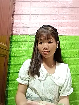 AmyLinee01 online show from June 19, 8:23 pm