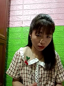Snapshot of AmyLinee01 chatting on June 29, 12:39 am AmyLinee01 online show from June 29, 12:39 am