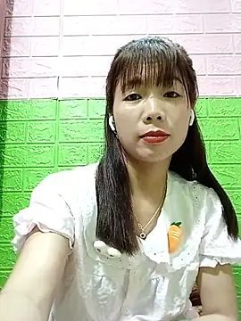 Snapshot of AmyLinee01 chatting on July 7, 7:29 pm AmyLinee01 online show from July 7, 7:29 pm