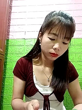 Snapshot of AmyLinee01 chatting on July 12, 9:55 am AmyLinee01 online show from July 12, 9:55 am