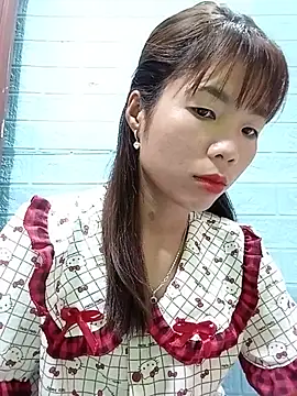 Snapshot of AmyLinee01 chatting on July 15, 12:21 pm AmyLinee01 online show from July 15, 12:21 pm