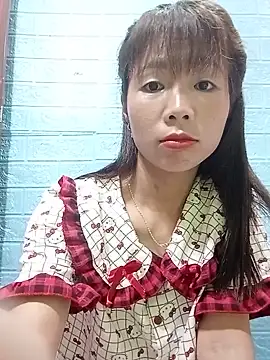 Snapshot of AmyLinee01 chatting on July 18, 10:52 am AmyLinee01 online show from July 18, 10:52 am