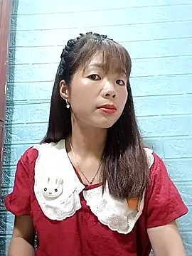 Snapshot of AmyLinee01 chatting on July 19, 5:27 pm AmyLinee01 online show from July 19, 5:27 pm