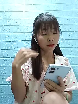 Snapshot of AmyLinee01 chatting on July 26, 11:17 am AmyLinee01 online show from July 26, 11:17 am