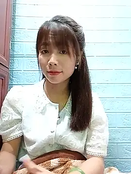 Snapshot of AmyLinee01 chatting on August 1, 11:25 pm AmyLinee01 online show from August 1, 11:25 pm