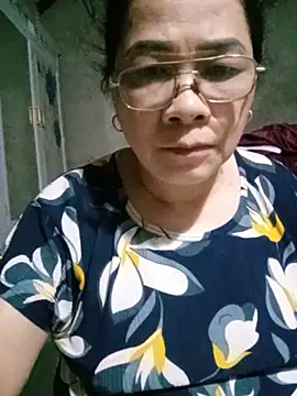Snapshot of Funsexy1 chatting on July 5, 9:33 pm Funsexy1 online show from July 5, 9:33 pm