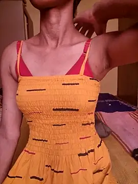 Snapshot of Curvy_Amyra chatting on March 29, 7:41 am Curvy Amyra online show from March 29, 7:41 am