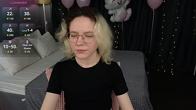Snapshot of HottoKori chatting on April 7, 5:41 am HottoKori online show from April 7, 5:41 am