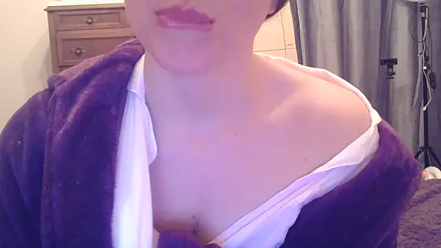 Snapshot of mery_lou20252 chatting on April 6, 7:15 pm mery lou20252 online show from April 6, 7:15 pm