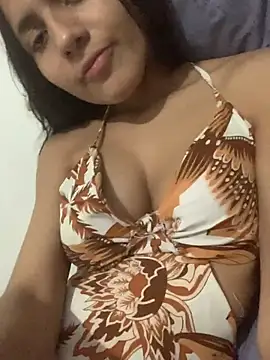 Snapshot of maduu789 chatting on June 8, 3:18 am maduu789 online show from June 8, 3:18 am