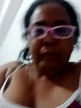 Snapshot of sexymomsn chatting on June 12, 12:37 pm sexymomsn online show from June 12, 12:37 pm