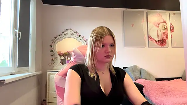 SweettAnny online show from June 19, 2:21 pm