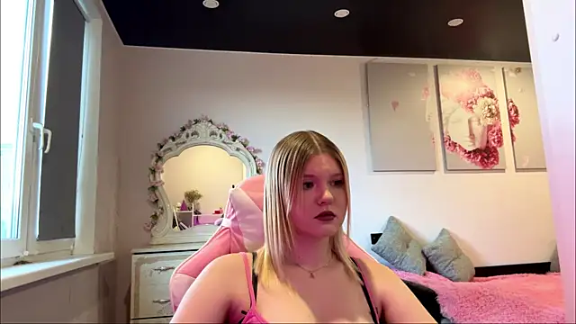 SweettAnny online show from June 28, 5:30 pm