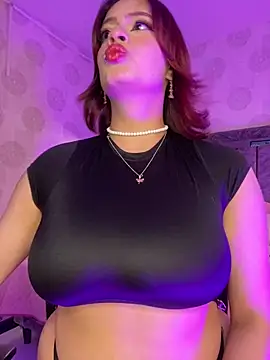 steffmontespink18 online show from May 11, 1:39 pm
