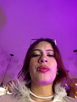 steffmontespink18 online show from May 12, 1:41 pm