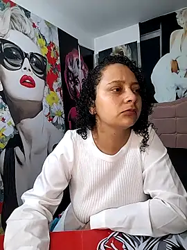 Snapshot of Sofia_Alane chatting on April 14, 9:15 am Sofia Alane online show from April 14, 9:15 am