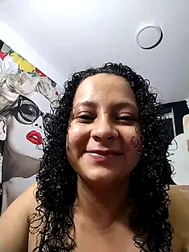 Snapshot of Sofia_Alane chatting on April 16, 9:10 am Sofia Alane online show from April 16, 9:10 am