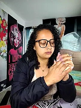 Snapshot of Sofia_Alane chatting on April 23, 12:29 pm Sofia Alane online show from April 23, 12:29 pm