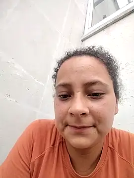 Snapshot of Sofia_Alane chatting on April 29, 9:43 pm Sofia Alane online show from April 29, 9:43 pm