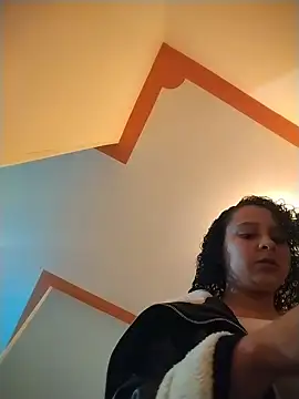 Snapshot of Sofia_Alane chatting on May 15, 9:27 am Sofia Alane online show from May 15, 9:27 am