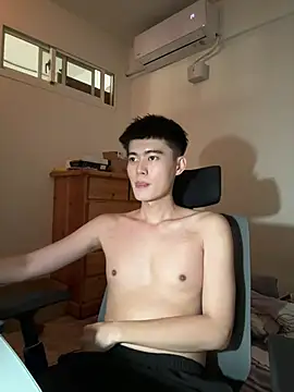 CalvinHY online show from July 13, 10:45 pm