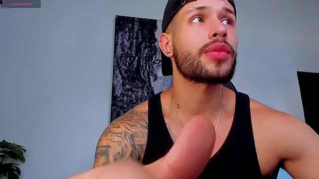 Snapshot of Santos_ramirez1 chatting on June 14, 3:03 pm Santos ramirez1 online show from June 14, 3:03 pm