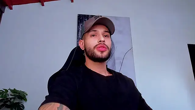 Snapshot of Santos_ramirez1 chatting on June 17, 3:57 pm Santos ramirez1 online show from June 17, 3:57 pm