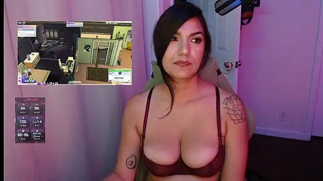 Snapshot of sweetRoxie chatting on May 15, 10:50 pm sweetRoxie online show from May 15, 10:50 pm