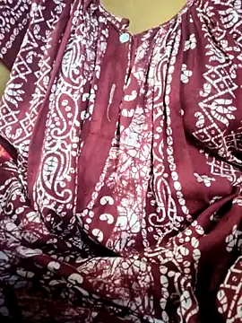 Snapshot of itz-priya chatting on April 6, 5:08 am itz-priya online show from April 6, 5:08 am