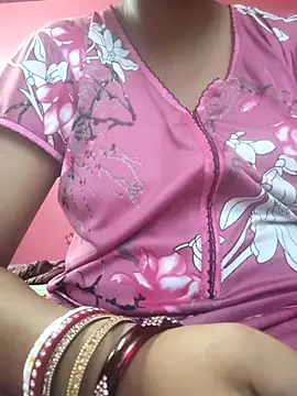 Snapshot of itz-priya chatting on April 16, 11:00 am itz-priya online show from April 16, 11:00 am