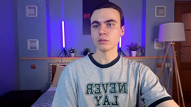 istairee1 online show from March 22, 9:02 am