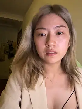 Olivia PINK0322 online show from May 11, 2:45 pm