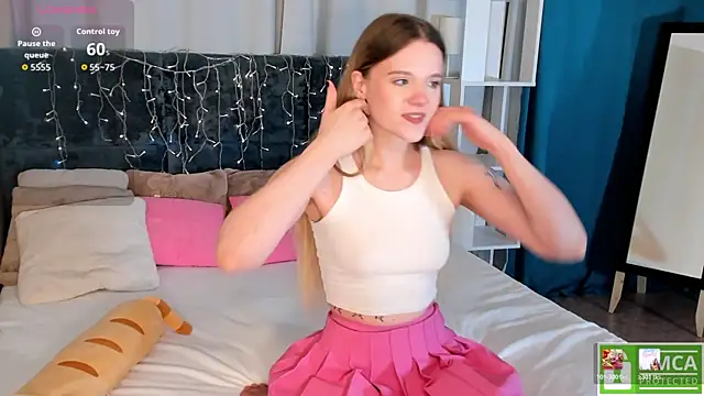 Snapshot of Emma_peach chatting on March 31, 9:53 am Emma peach online show from March 31, 9:53 am