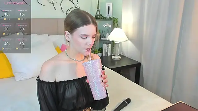 Snapshot of Emma_peach chatting on May 3, 9:04 am Emma peach online show from May 3, 9:04 am