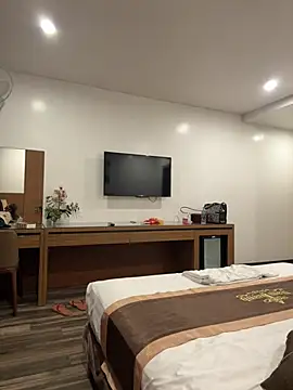 ocoq12 online show from March 23, 1:48 pm