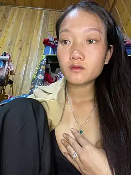 Jolinie online show from April 19, 1:10 pm