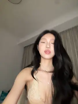 jolie 33 online show from June 17, 1:23 pm