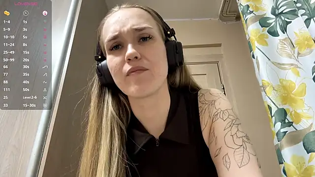 Snapshot of DenitaSpace chatting on April 18, 7:07 pm DenitaSpace online show from April 18, 7:07 pm