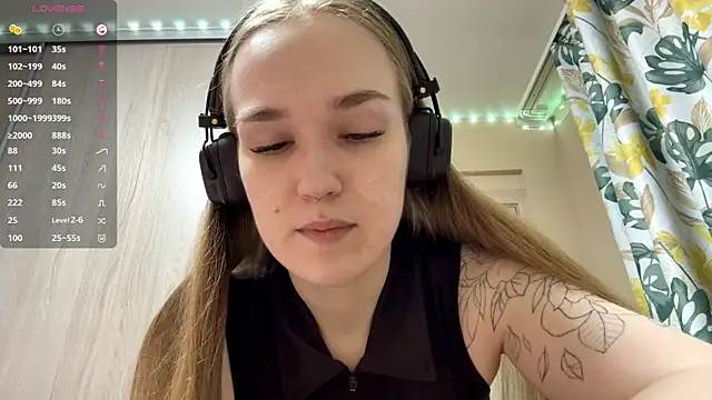 Snapshot of DenitaSpace chatting on April 23, 2:19 pm DenitaSpace online show from April 23, 2:19 pm
