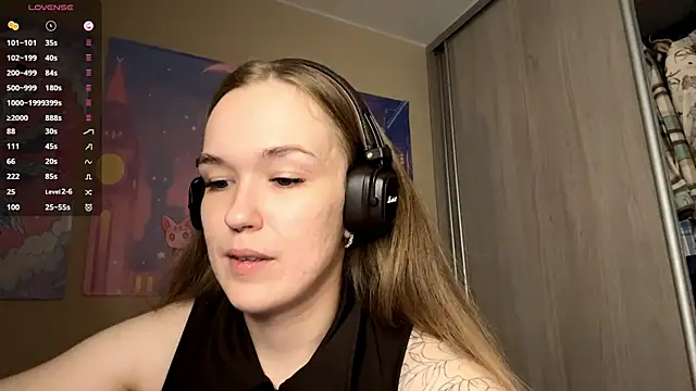 Snapshot of DenitaSpace chatting on May 9, 2:44 pm DenitaSpace online show from May 9, 2:44 pm